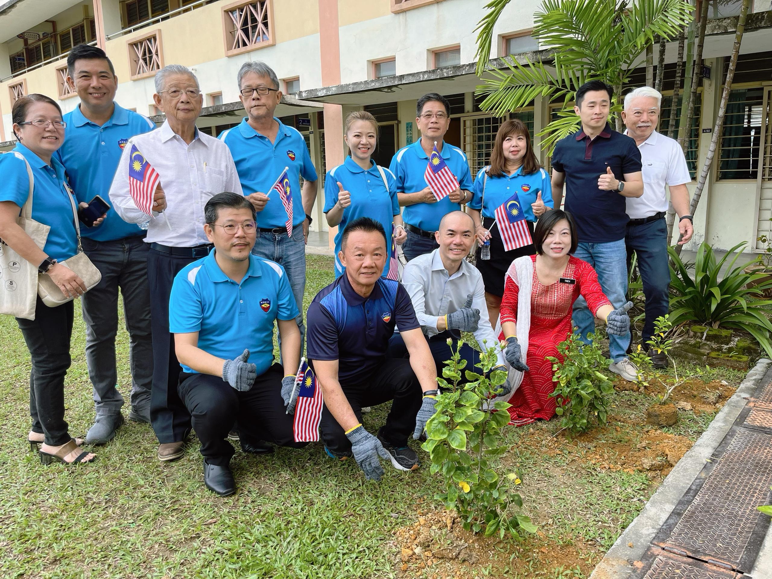 merdeka day planting